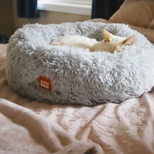 Load image into Gallery viewer, Kitty Kasa Plush Donut Cat Bed
