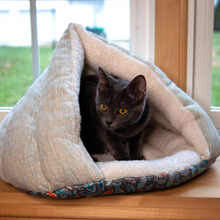Load image into Gallery viewer, Kitty Kasa Hut Cat Bed
